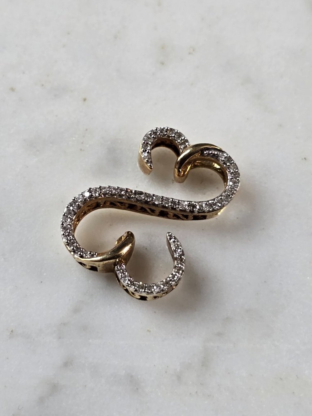 Womens Vintage Estate 10K Gold Open Heart Diamond Pendant 1.8g #E7871